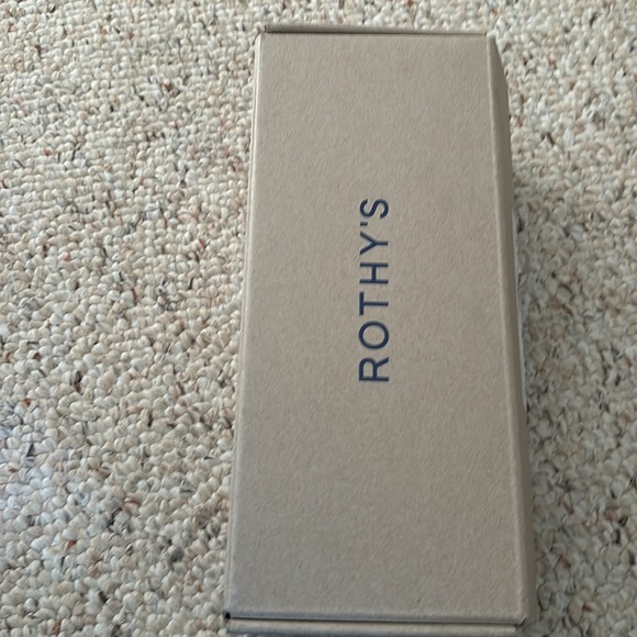 Closing make a offer Rothy’s Metallic Cat Point - Picture 8 of 8